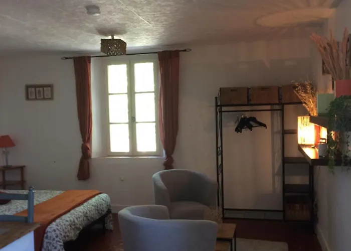 Au Coeur Du Village Provencal