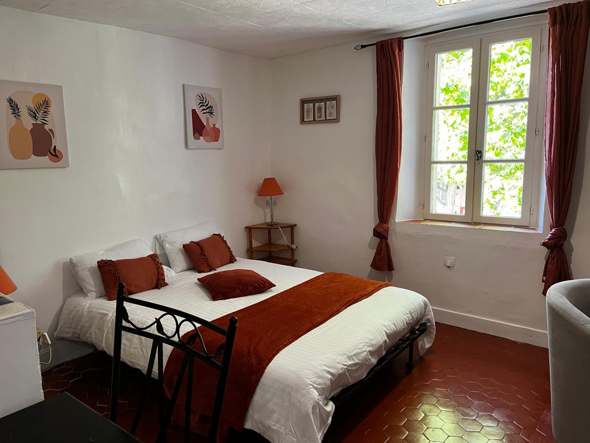 Au Coeur Du Village Provencal Appartement